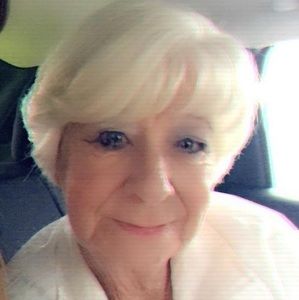 Meet your Posher, Evelyn